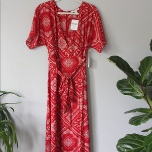 NEW WITH TAGS Forever21 Bandana Print Maxi Dress